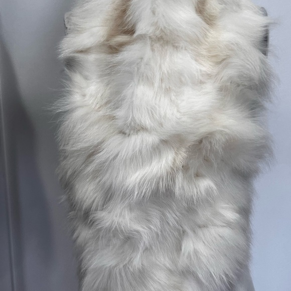 Luxurious Genuine Fur Scarf - Picture 9 of 11